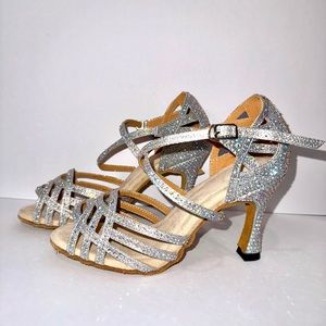 Women's Rhinestone Dance Shoes Ankle Strap Size 7. Heels 3.5inch.Silver.BrandNew